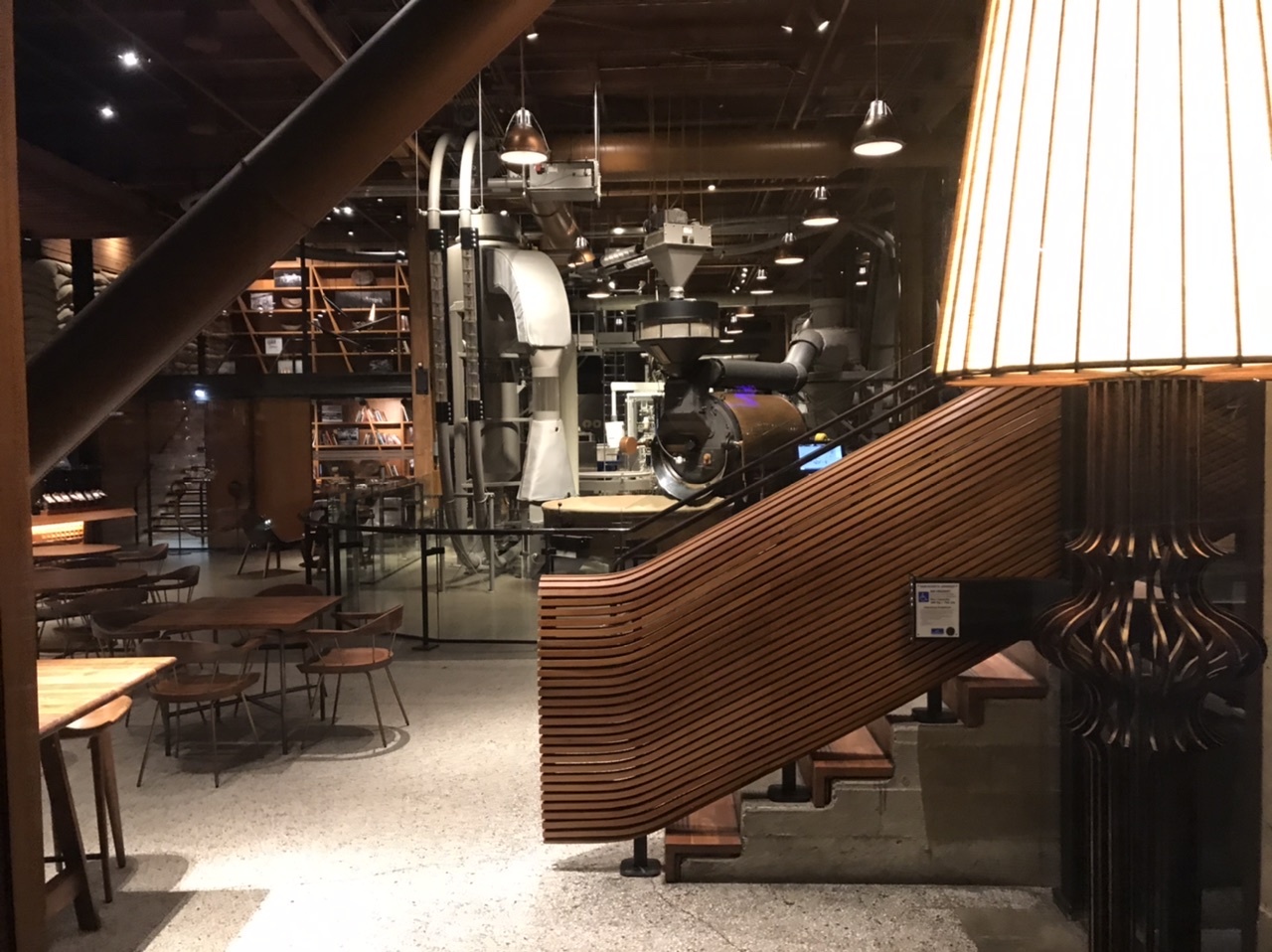 暖かい灯、夜明けのスターバックスRR inシアトル_b0365715_03262843.jpeg