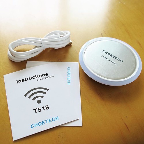 【AD】CHOETECH 急速充電ワイヤレス充電器 T518 (10W Max)を使ってみた感じ_c0060143_12004340.jpg