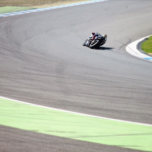 とにかくバイクレースはかっこいい! 「全日本ロードレース選手権」を観戦してきました_c0060143_12085067.jpg