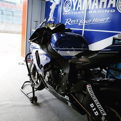 とにかくバイクレースはかっこいい! 「全日本ロードレース選手権」を観戦してきました_c0060143_12095037.jpg