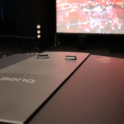 【AD】「プロジェクターのある生活」は良いよね。BenQ ホームシアタープロジェクターHT8050を体験してきた_c0060143_18352666.jpg