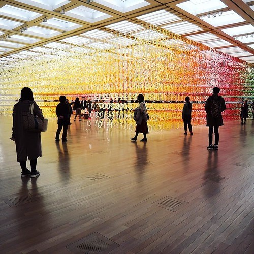 「国立新美術館 開館10周年記念ウィーク」に展示されてたエマニュエル・ムホーさんの作品は見事でしたね_c0060143_18485698.jpg