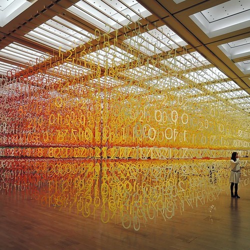 「国立新美術館 開館10周年記念ウィーク」に展示されてたエマニュエル・ムホーさんの作品は見事でしたね_c0060143_18485784.jpg