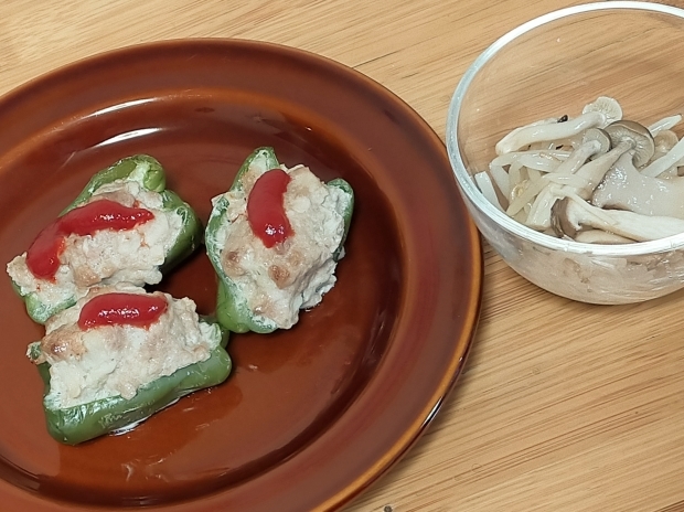 帰宅後10分で作るピーマンの肉詰めの晩ごはん ぬま食堂