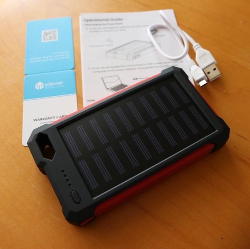 【AD】iClever モバイルバッテリー(10000mAh/ソーラーチャージャー付)_c0060143_14163125.jpg