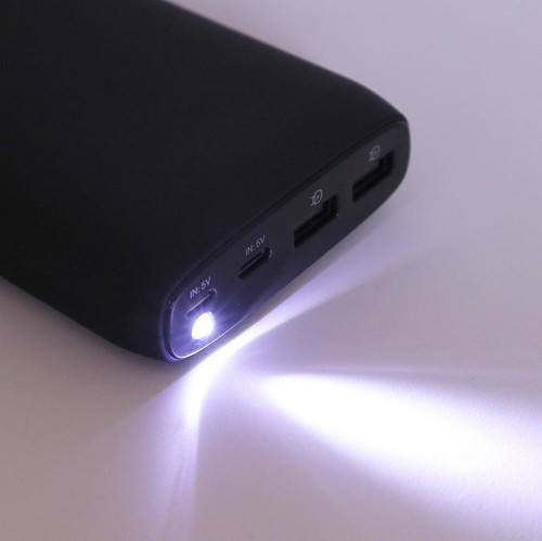 【AD】15,000mAhでちょっとした旅行への携行にも便利な大容量モバイルバッテリー_c0060143_15545412.jpg