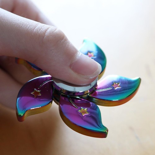 夏休みの自由研究: ハンドスピナー/フィジェットスピナーについて_c0060143_16310472.jpg