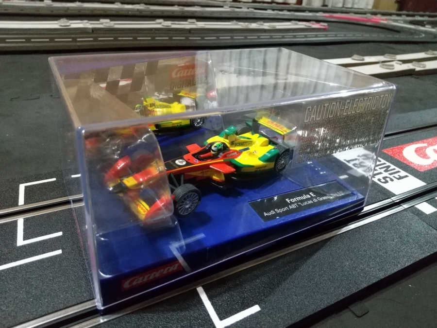 カレラ　フォーミュラＥとGreenGT H2_f0100844_21370749.jpg