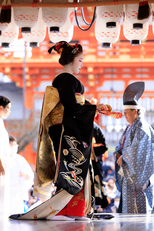祇園さんの節分祭 奉納舞踊（宮川町とし七菜さん、とし菜実さん、ふく