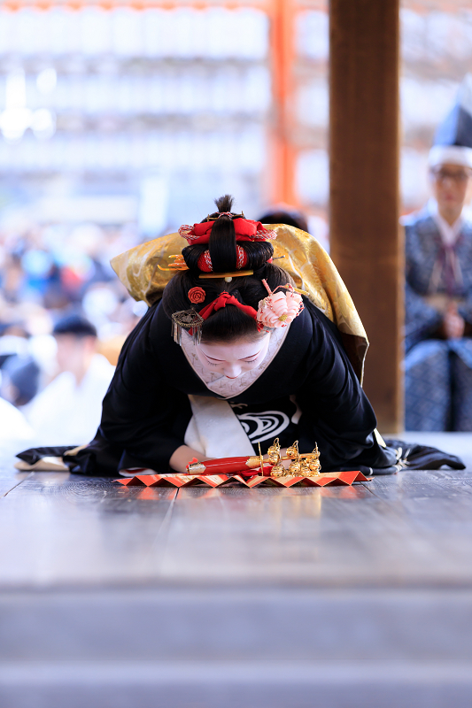 祇園さんの節分祭　奉納舞踊（宮川町とし七菜さん、とし菜実さん、ふく友梨さん、君萌さん）_f0155048_18591953.jpg