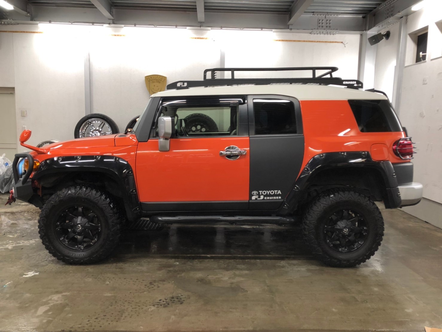 2月6日(木)本店ブログ ☆FJクルーザー4.0カラーパッケージ 4WD☆カスタム多数☆ ランクル ハマー エスカレードならTOMMYモータース🌠_b0127002_19043465.jpg