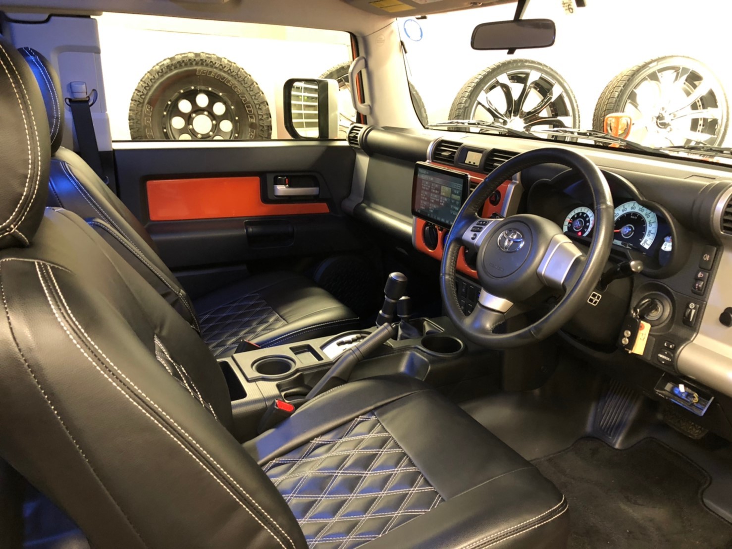 2月6日(木)本店ブログ ☆FJクルーザー4.0カラーパッケージ 4WD☆カスタム多数☆ ランクル ハマー エスカレードならTOMMYモータース🌠_b0127002_19044944.jpg
