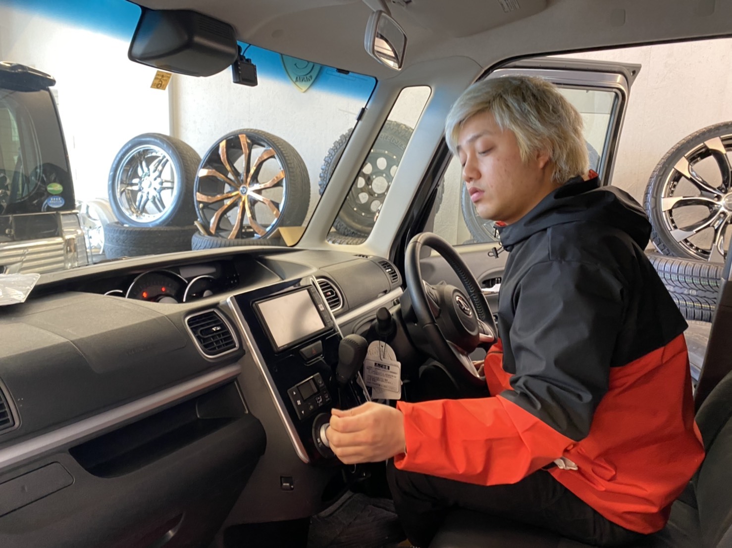 2月6日(木)本店ブログ ☆FJクルーザー4.0カラーパッケージ 4WD☆カスタム多数☆ ランクル ハマー エスカレードならTOMMYモータース🌠_b0127002_19311438.jpg