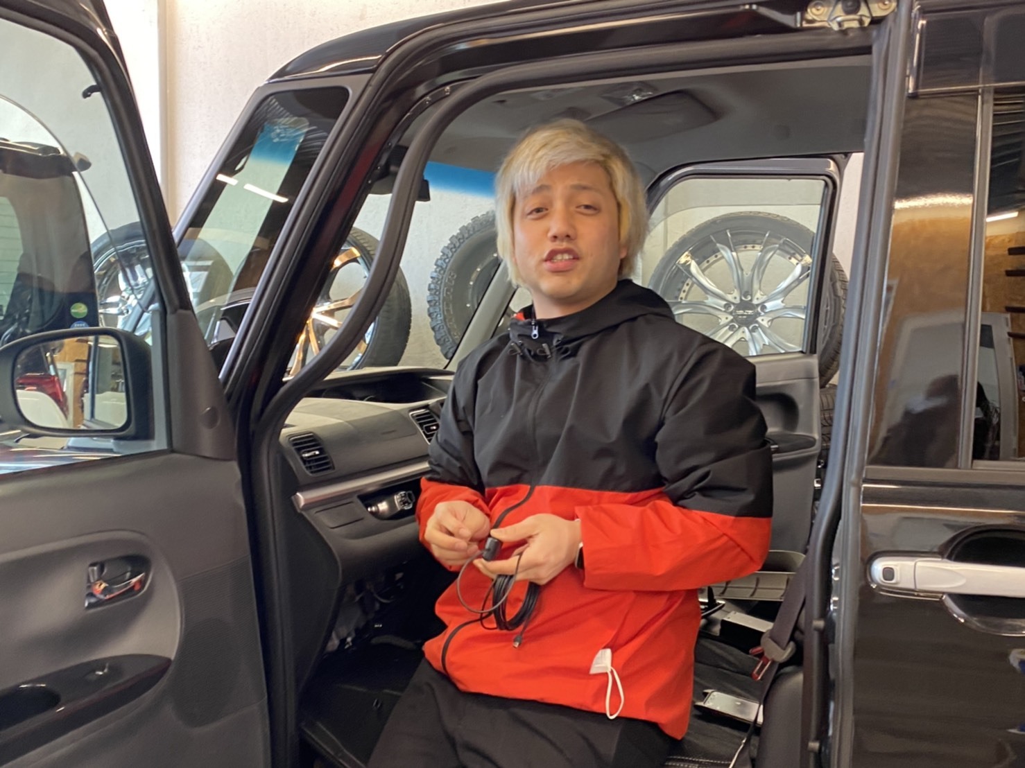 2月6日(木)本店ブログ ☆FJクルーザー4.0カラーパッケージ 4WD☆カスタム多数☆ ランクル ハマー エスカレードならTOMMYモータース🌠_b0127002_19311460.jpg
