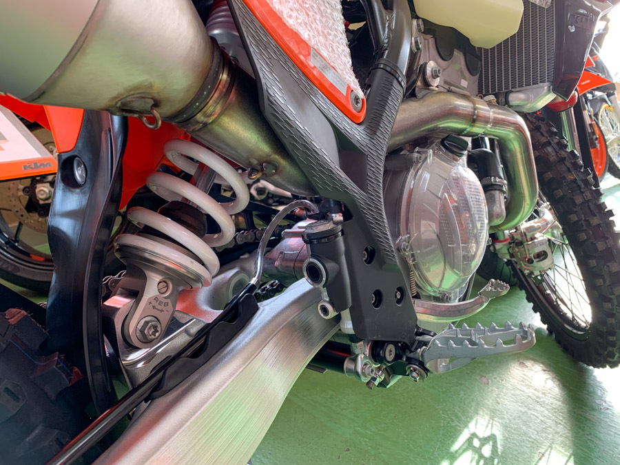 KTM EXC パワーパーツ　ローシート KTM EXC パワーパーツ ローシート