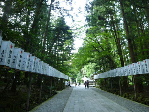 パワースポット、弥彦神社へ＠2011夏の新潟旅行_c0152767_12465217.jpg