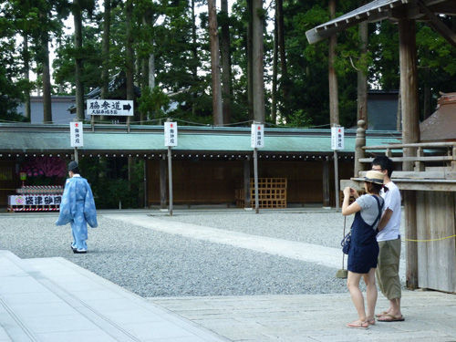 パワースポット、弥彦神社へ＠2011夏の新潟旅行_c0152767_12523981.jpg
