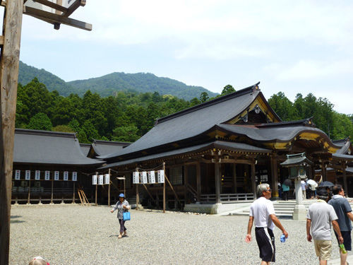 弥彦神社のお守りはデザインが超絶カッコイイ@2011夏の新潟旅行_c0152767_15234735.jpg