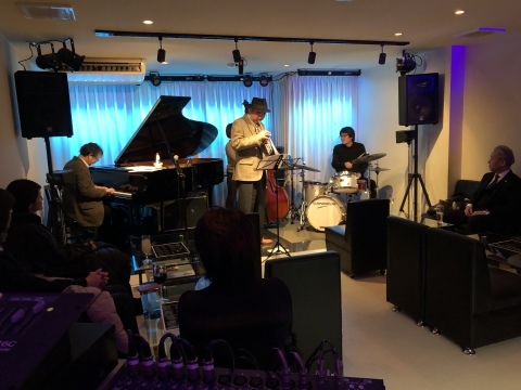 広島 ジャズライブカミン Jazzlive Comin 明日土曜日はセッション!_b0115606_10554489.jpeg