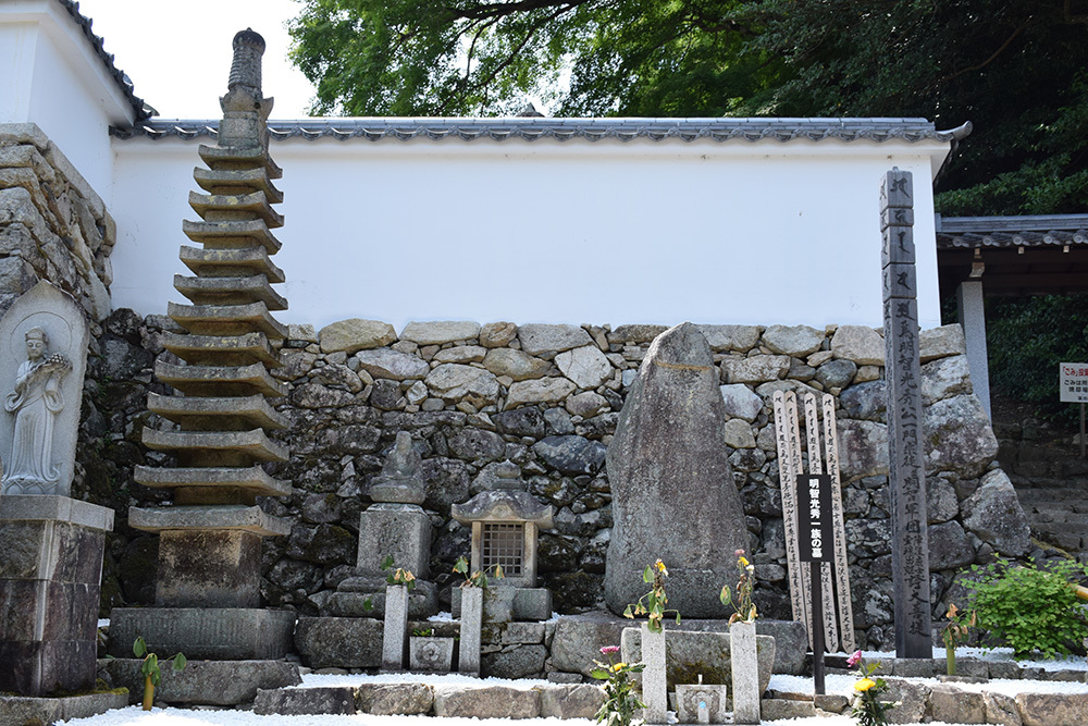 明智光秀と一族の菩提寺・西教寺。_e0158128_19184451.jpg