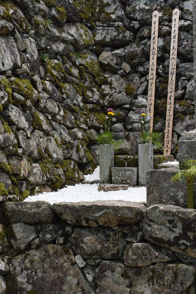 明智光秀と一族の菩提寺・西教寺。_e0158128_19231772.jpg