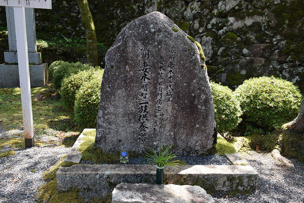 明智光秀と一族の菩提寺・西教寺。_e0158128_19284506.jpg