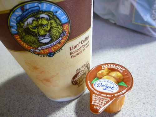 LION COFFEE CAFEで休憩@ハワイでごはん2012秋_c0152767_14443292.jpg