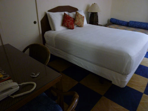 Ewa Hotel Waikiki(エバホテルワイキキ)@ハワイでごはん2013秋_c0152767_21245587.jpg