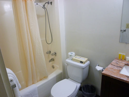 Ewa Hotel Waikiki(エバホテルワイキキ)@ハワイでごはん2013秋_c0152767_21261914.jpg