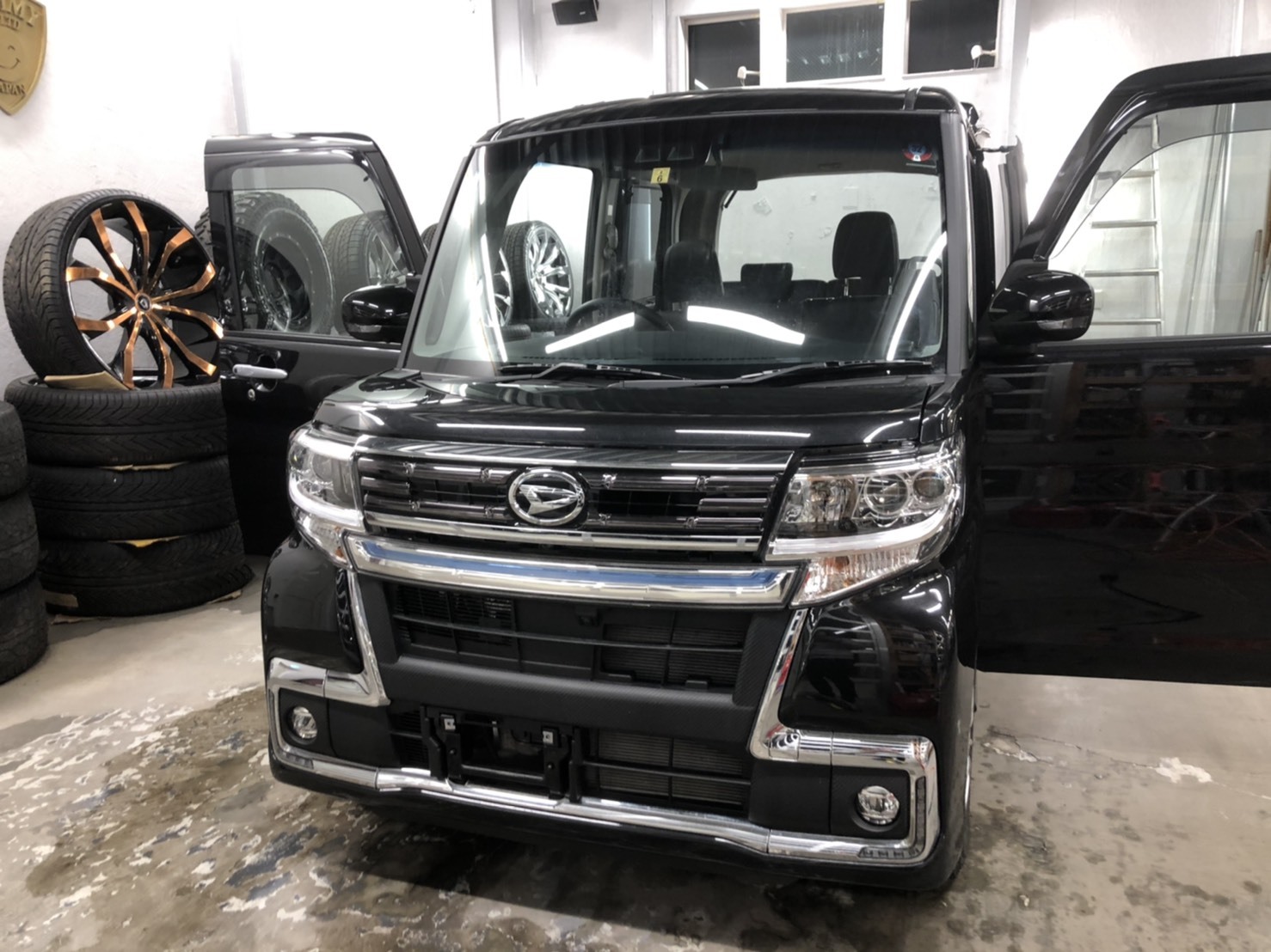 2/14(金)本店ブログ ハイエース5ドアバン3.0DT スーパーGLロング 4WD あります!! ランクル ハイエース ハマーならTOMMY_b0127002_18450200.jpg