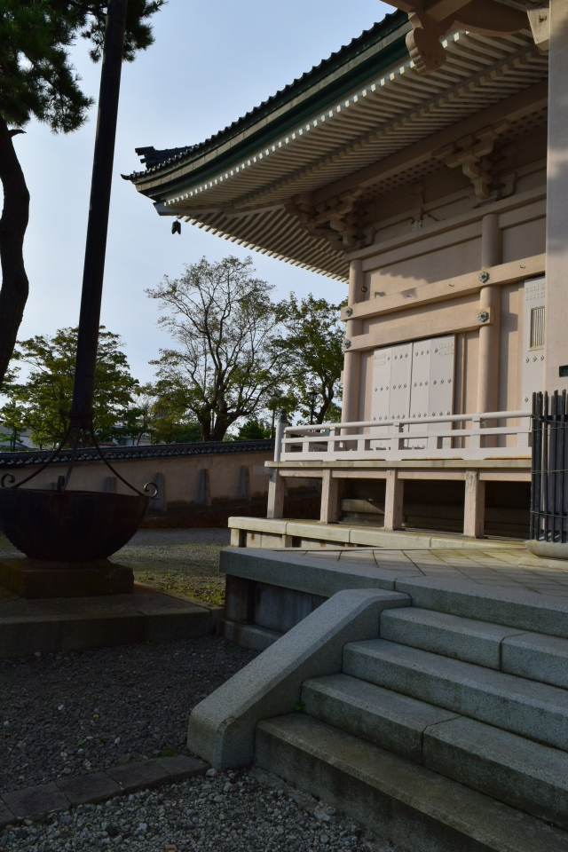 東本願寺函館別院(函館の建築再見)_f0142606_08352369.jpg