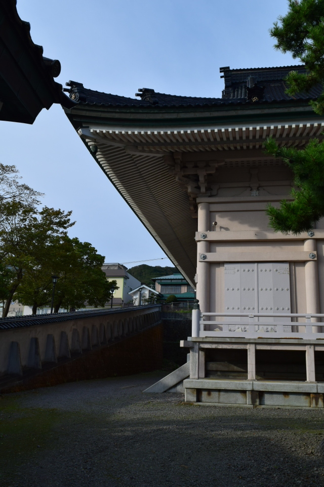 東本願寺函館別院(函館の建築再見)_f0142606_08414589.jpg