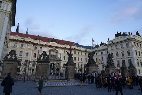 プラハ城 (Pražský hrad) への道_a0151913_1944263.jpg