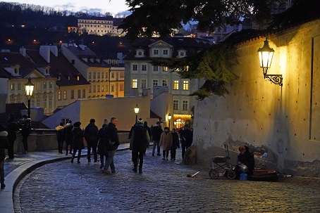 プラハ城 (Pražský hrad) への道_a0151913_1953251.jpg