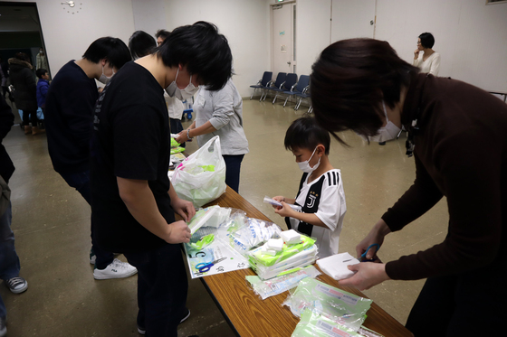 やと子ども美術教室 ~ 粘土で遊ぼう ~_e0222340_1412335.jpg