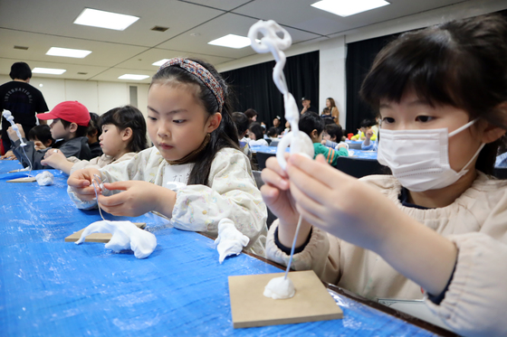 やと子ども美術教室 ~ 粘土で遊ぼう ~_e0222340_1419516.jpg