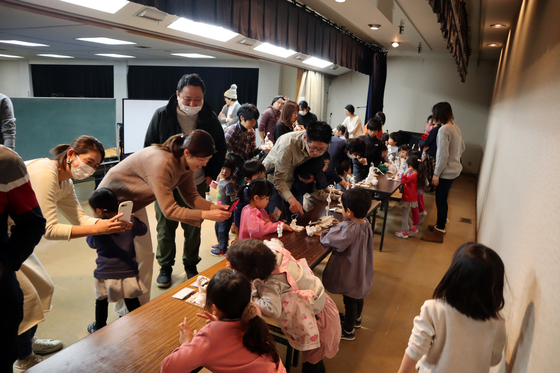 やと子ども美術教室 ~ 粘土で遊ぼう ~_e0222340_14345041.jpg