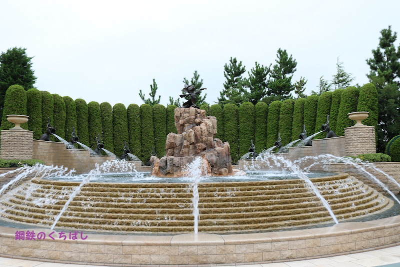 ディズニーランドホテルの噴水 東京ディズニーリポート