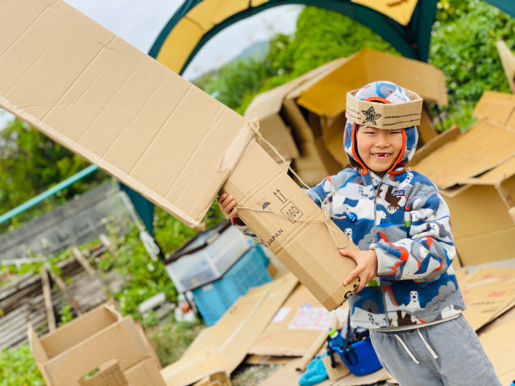 ダンボールキャンプ〔２日目〕ダンボール戦士がたくさん！ロボットに小さなお家に、みんなの創作意欲はすごい！_d0363878_22360028.jpg