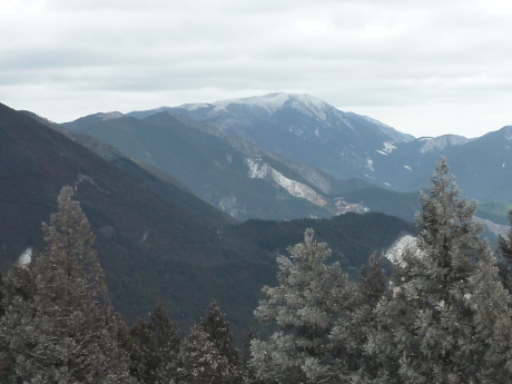 雪と氷が織りなす白銀の峰　『樹氷の高見山』_c0218841_11141482.jpg