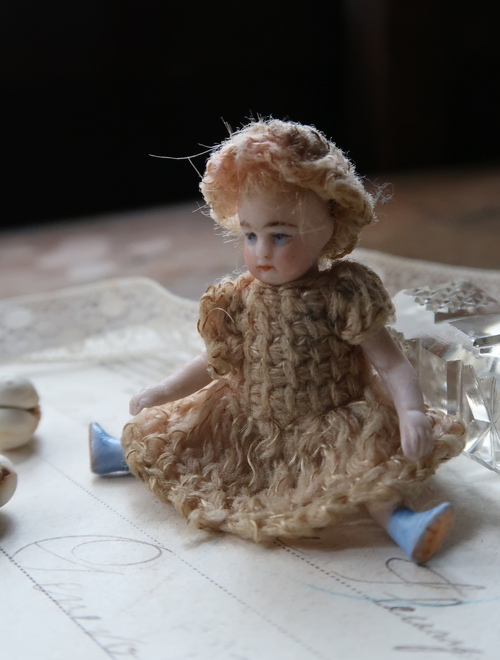 大きな帽子のアンティークミニョネット Gebruder Kuhnlenz ミニョネット Brown ES09031804/Antique Doll
