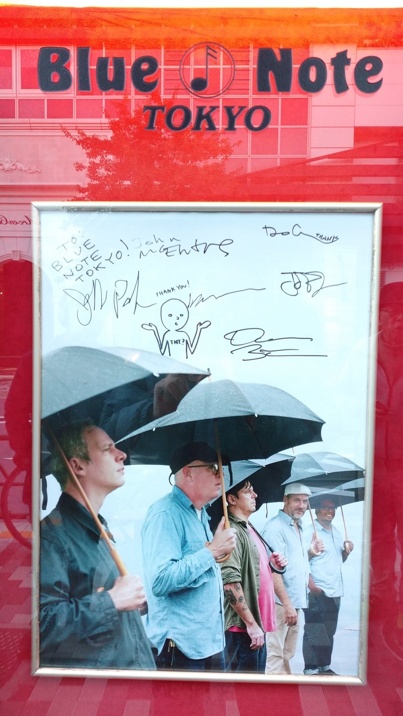 Tortoise Performing \"TNT\"@Blue Note東京 透き通った碧がかった荒涼な音楽人生の基準域_c0002171_00475262.jpg