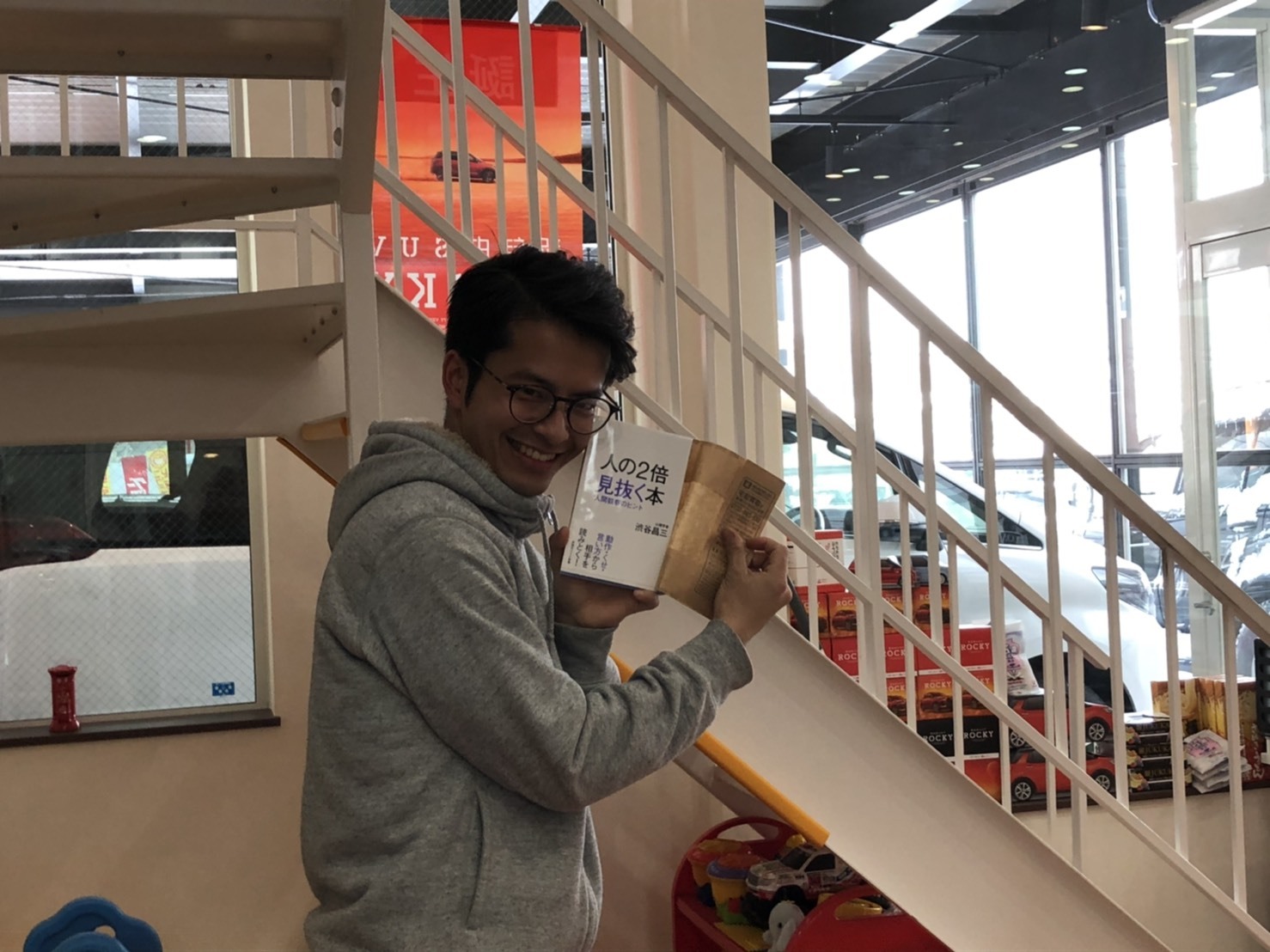 2月11日(火)本店ブログ♪ ハイエース 3.0DT カスタム多数 入庫しました✨ ランクル ハマー エスカレードならTOMMY☆_b0127002_17374883.jpg