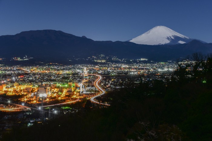 小田原の夜景 富士山 風とこだま