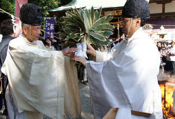 春を呼ぶ射山神社の「みゆ」_b0145296_16270892.jpg