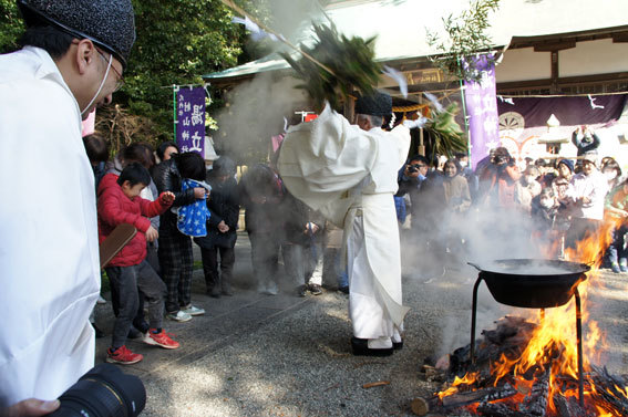 春を呼ぶ射山神社の「みゆ」_b0145296_16272199.jpg