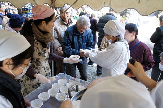 春を呼ぶ射山神社の「みゆ」_b0145296_16274507.jpg