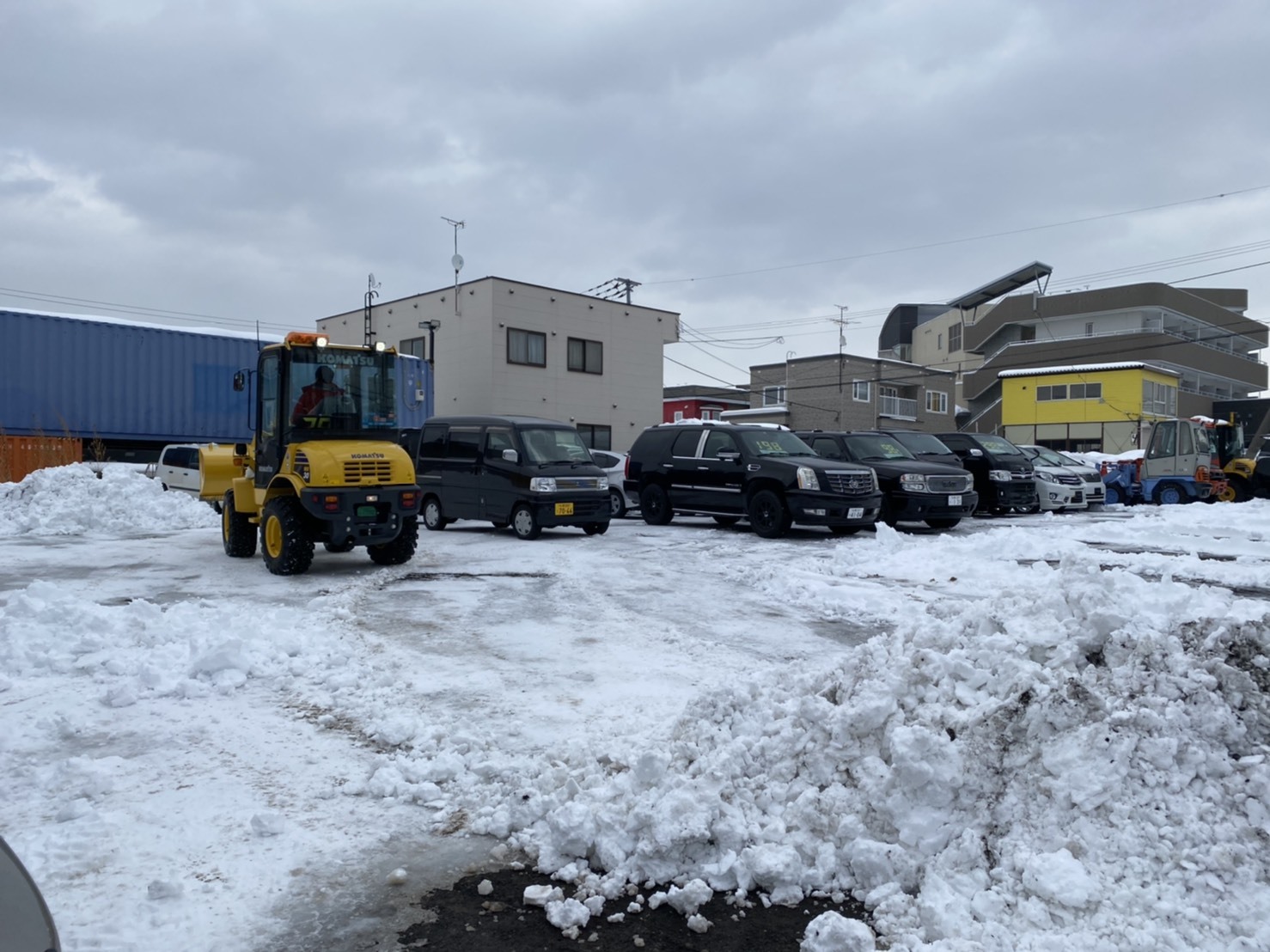 2月12日(水)本店ブログ ☆FJクルーザー4.0カラーパッケージ 4WD☆カスタム多数☆ ランクル ハマー エスカレード_b0127002_18384891.jpg