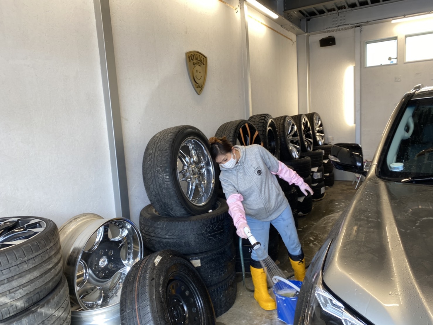 2月12日(水)本店ブログ ☆FJクルーザー4.0カラーパッケージ 4WD☆カスタム多数☆ ランクル ハマー エスカレード_b0127002_18465842.jpg