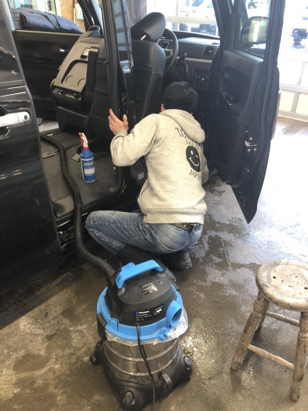 2月12日(水)本店ブログ ☆FJクルーザー4.0カラーパッケージ 4WD☆カスタム多数☆ ランクル ハマー エスカレード_b0127002_18560087.jpg